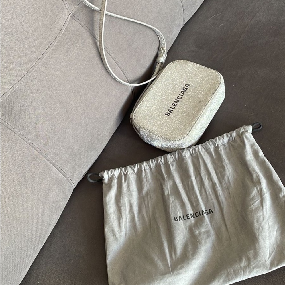 Balenciaga Everyday Camera Bag Glitter Leather XS Metallic used 2 times only. - Picture 2 of 4